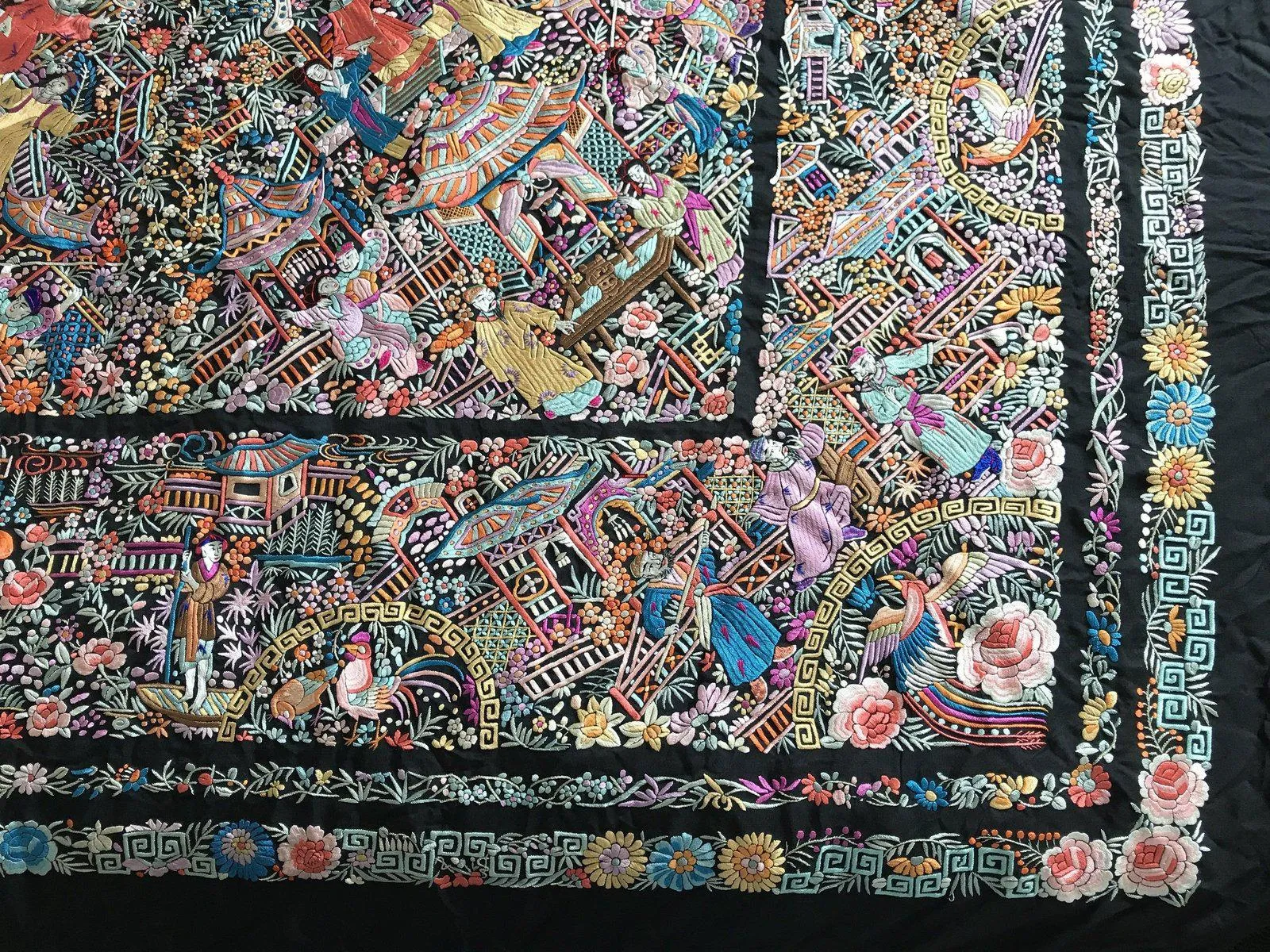 1148 Antique Manila Manton Silk Shawl