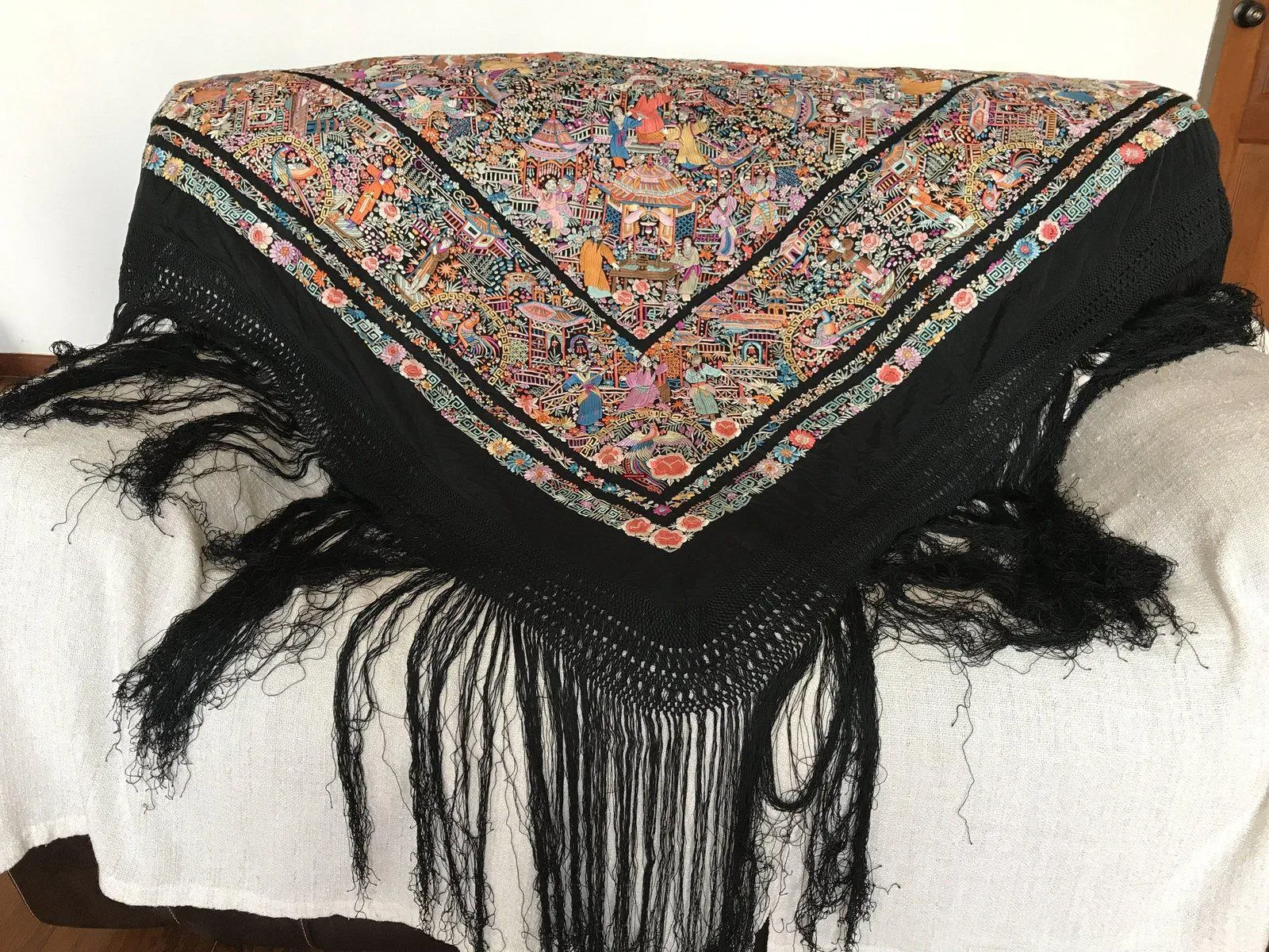 1148 Antique Manila Manton Silk Shawl