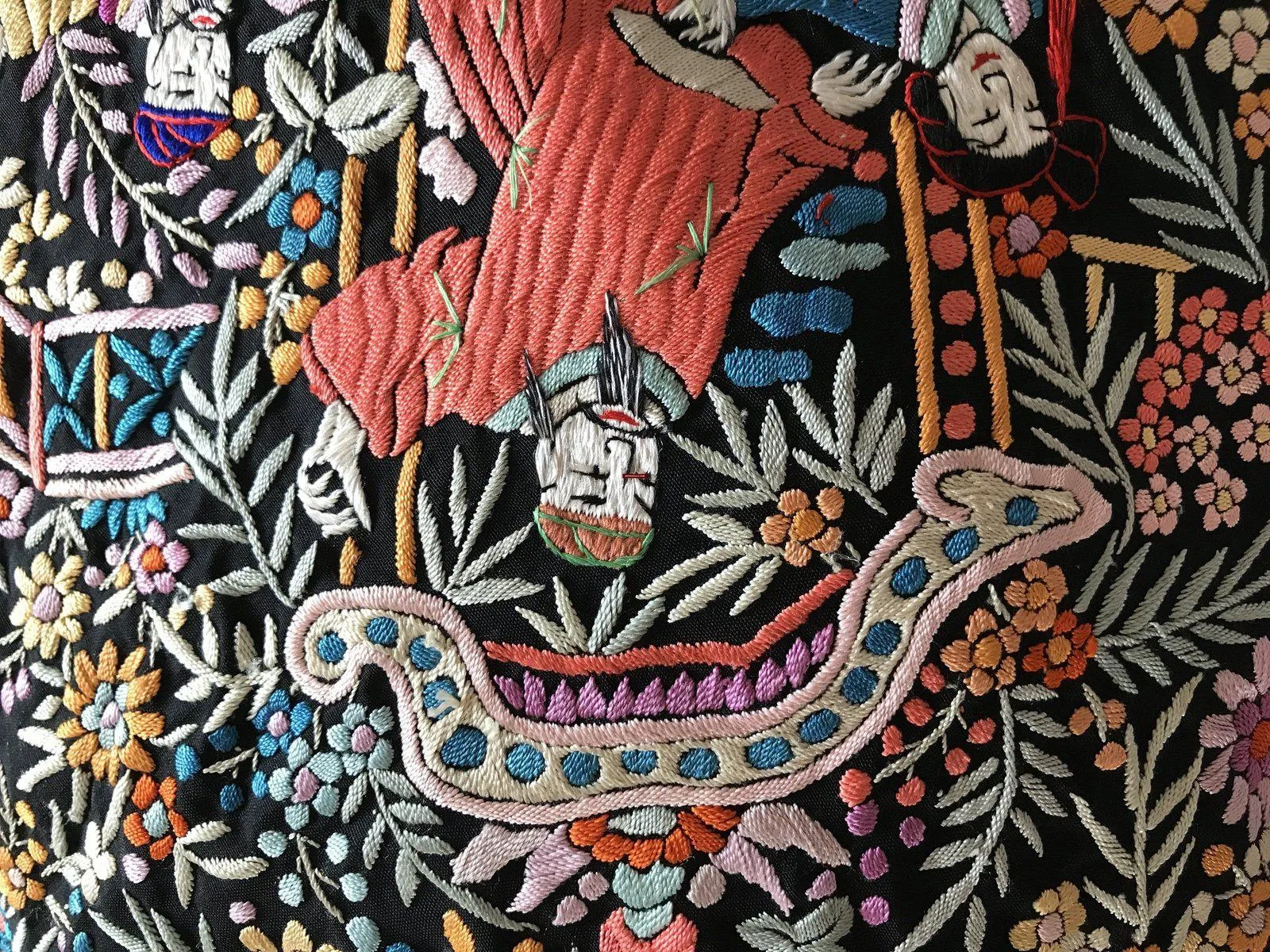 1148 Antique Manila Manton Silk Shawl