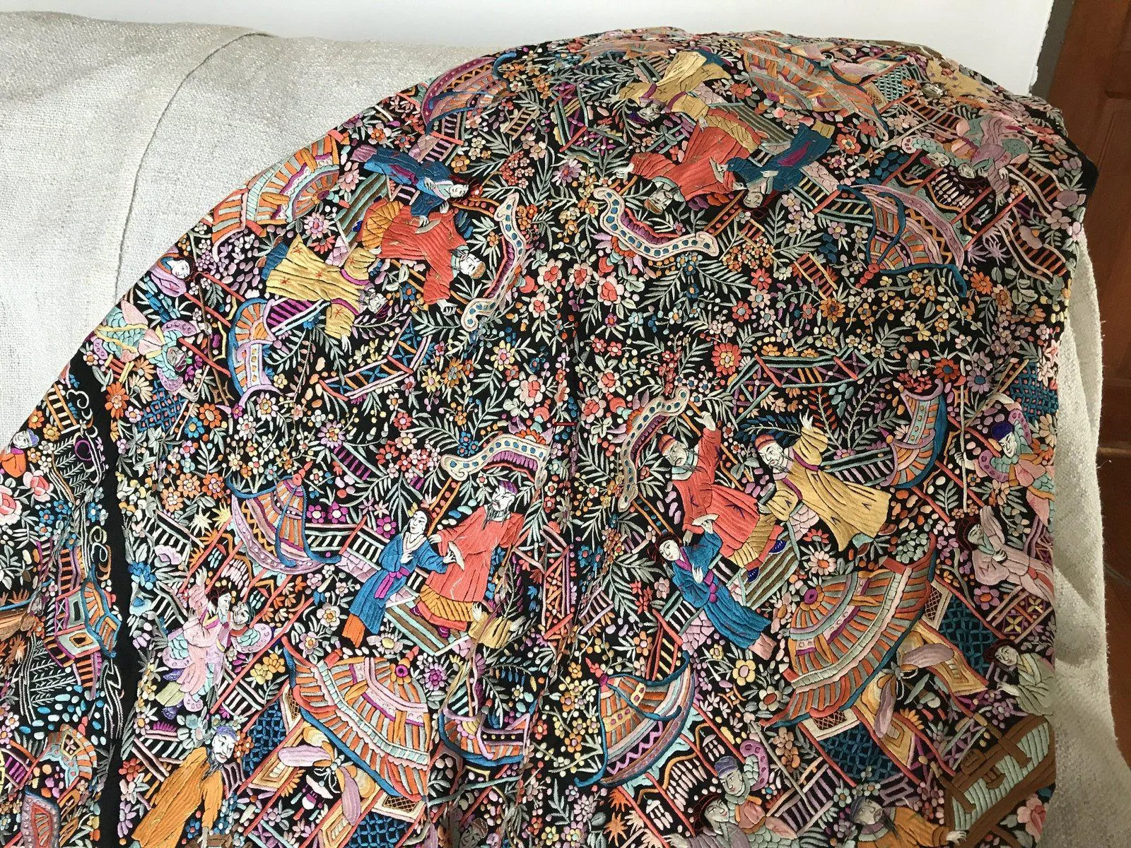 1148 Antique Manila Manton Silk Shawl