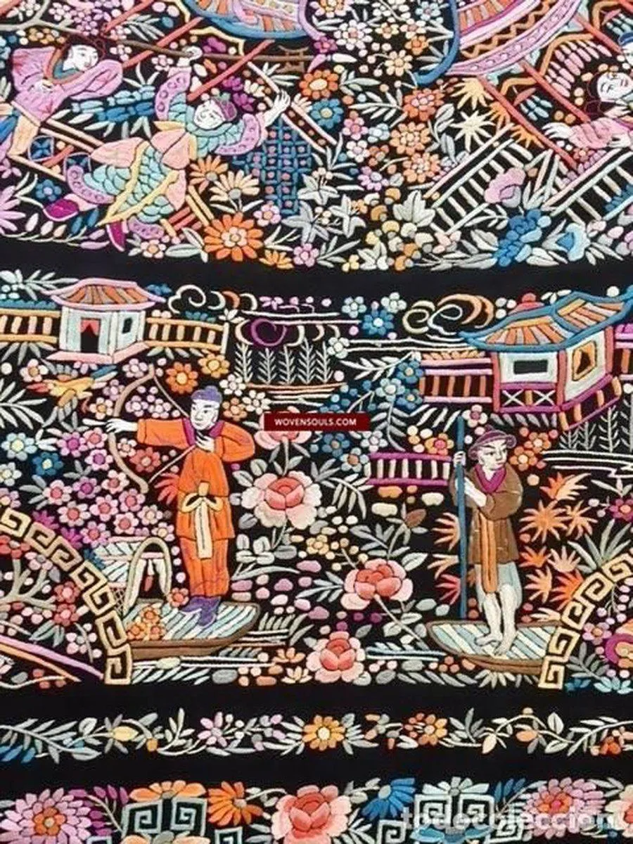 1148 Antique Manila Manton Silk Shawl