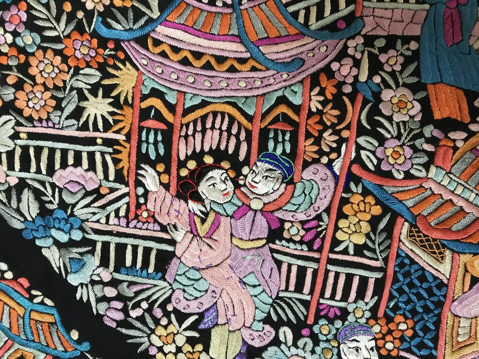 1148 Antique Manila Manton Silk Shawl
