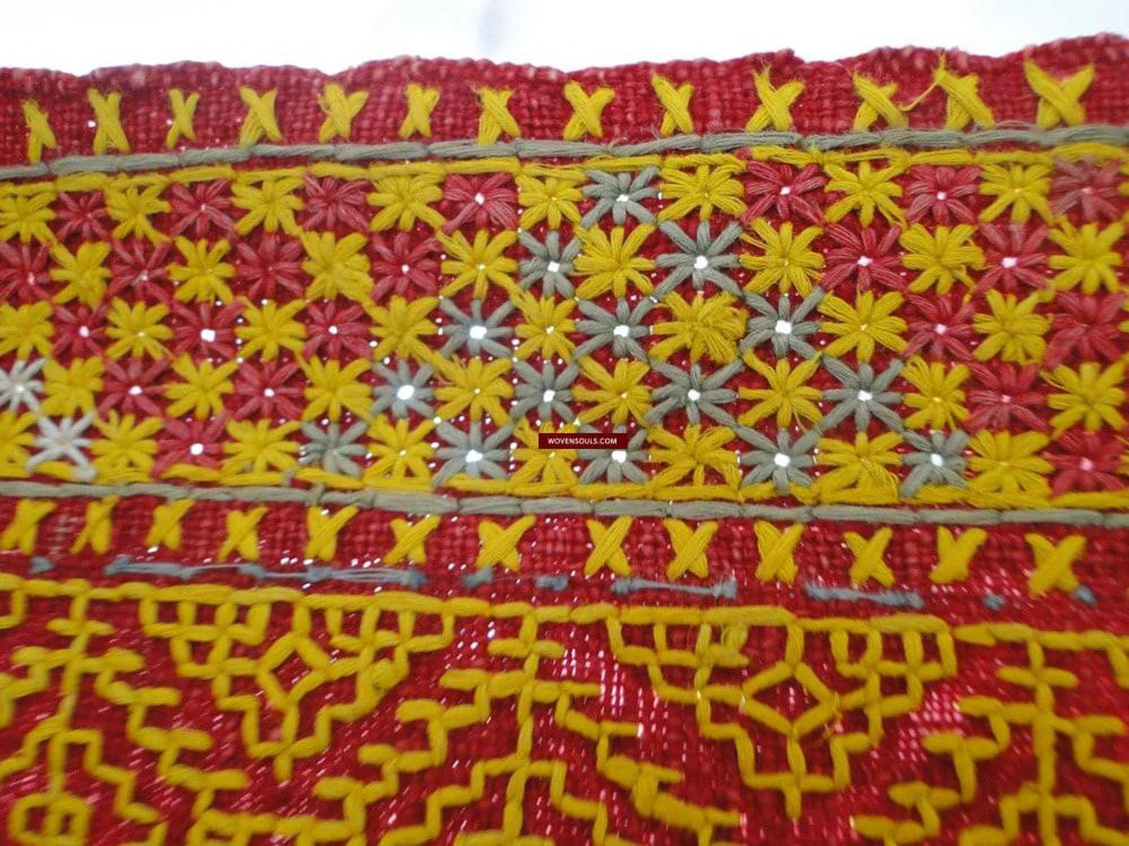 620 Old Rajasthan Shawl Textile Art double sided embroidery