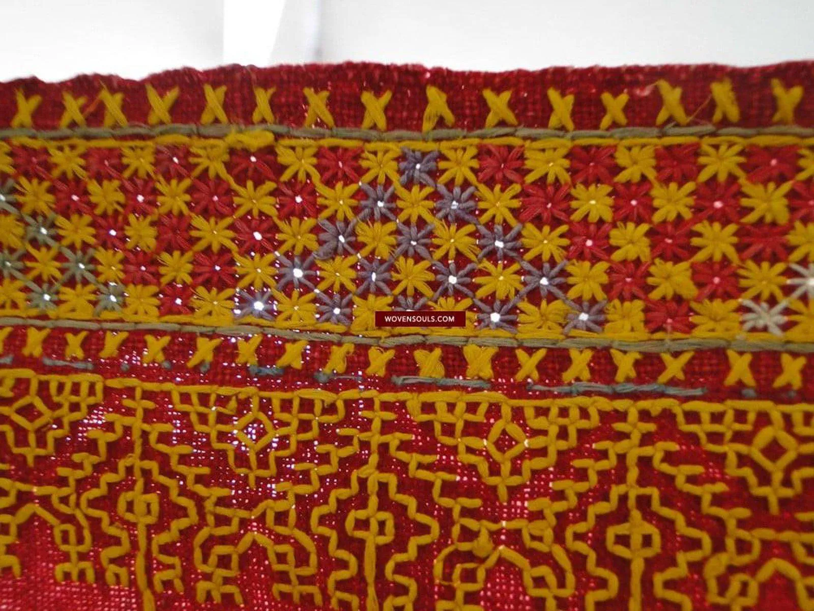 620 Old Rajasthan Shawl Textile Art double sided embroidery