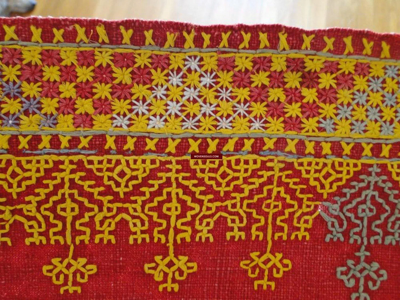 620 Old Rajasthan Shawl Textile Art double sided embroidery
