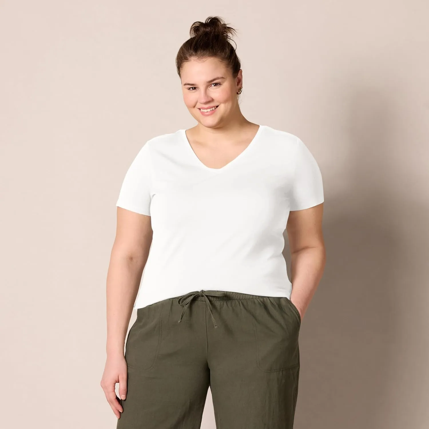 Amazon Essentials Women's Classic-Fit Short-Sleeve V-Neck T-Shirt, Multipacks
