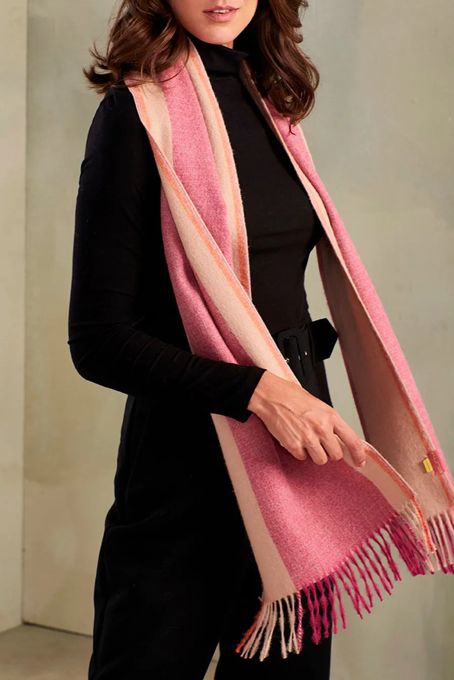 Rear - A Scarf Baby Alpaca Color Pink